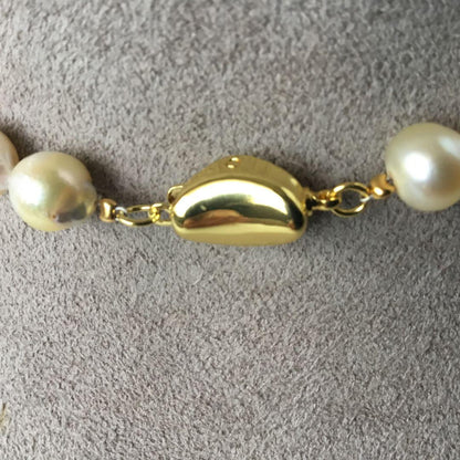 Yellow Akoya pearl necklace with 8mm pearls and silver beads, total length 43 cm