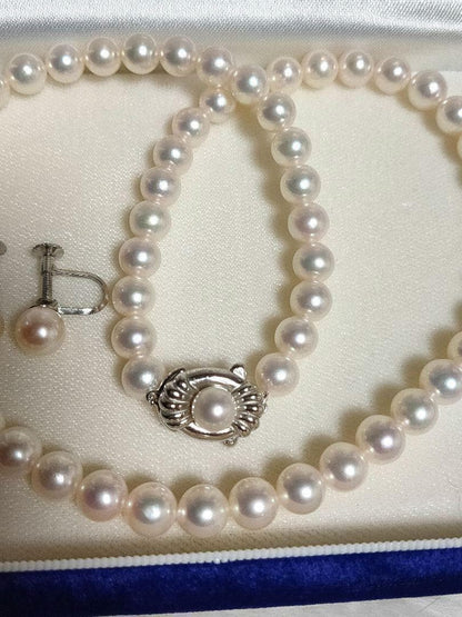 Kuro Nipple Piercing set with 44 cm necklace and 7.1 mm earrings displayed on white background