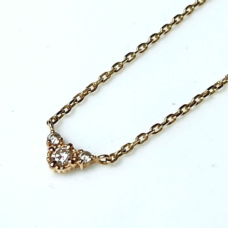 agete diamond necklace 0.03CT in K10 yellow gold with adjustable chain and small diamond pendant