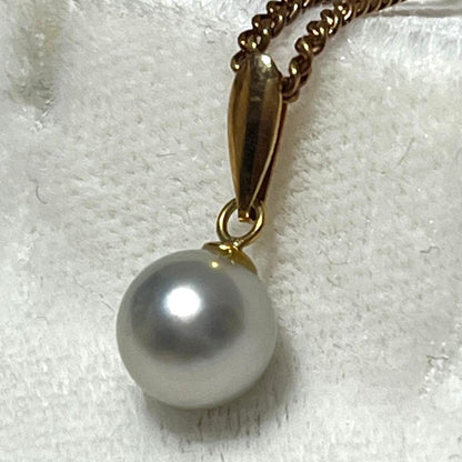 K18 gold Akoya pearl necklace top featuring a 7.1mm pearl weighing 0.6g