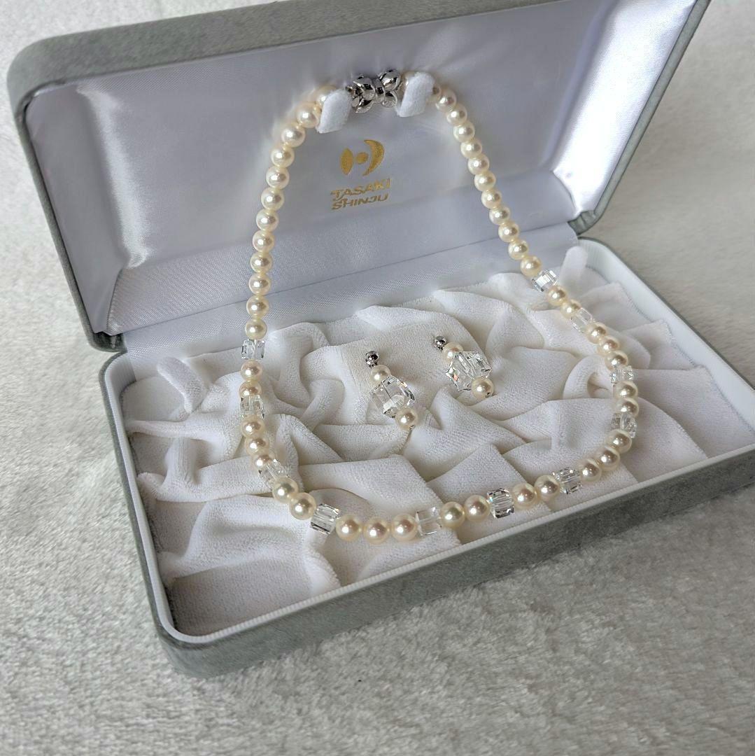 Tasaki Akoya pearl necklace and earrings set in SV K18WG with crystal accents, necklace length 42.5cm, earrings 3cm