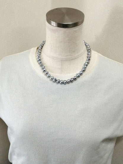 Akoya Pearl Gray Baroque Necklace featuring 9-8 mm pearls on a 43 cm chain