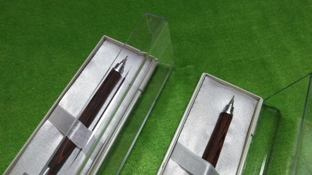PILOT S20 mechanical pencils 0.3mm two piece wooden set with minor case scratches