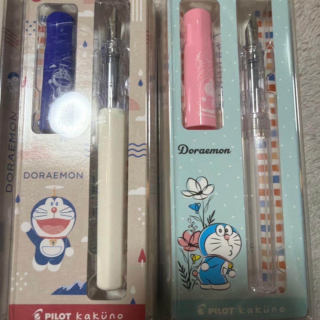 PILOT Kakuno Doraemon fountain pen set with pink and blue pens featuring triangular grips