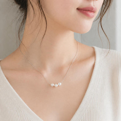 Platinum 3-row Akoya pearl necklace with 6.5mm pearls and 40cm chain