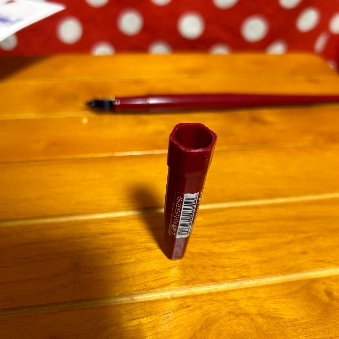 Unused PILOT DPP-100-R Desk Pen Fountain Pen with fine tip showing small lid scratches and fine surface scratches