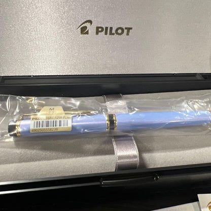 PILOT Mannenhits Grand Se Pearl Blue fountain pen model FGRC12SRPLM with pearl blue finish and fine nib