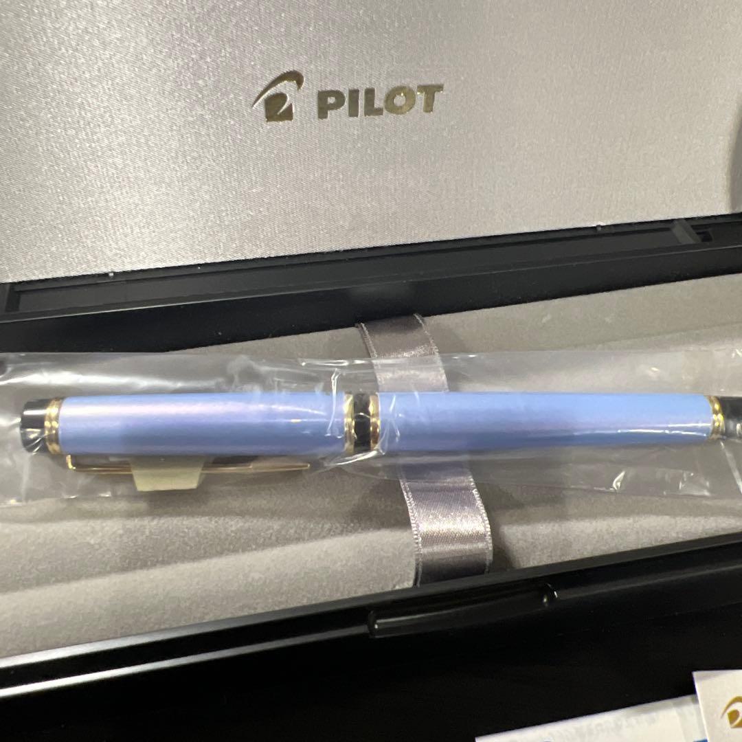 PILOT Mannenhits Grand Se Pearl Blue fountain pen model FGRC12SRPLM with pearl blue finish and fine nib