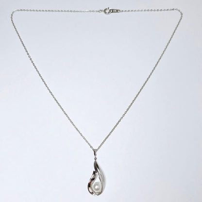 Mikimoto Pearl Necklace Pendant made of silver, 39.5 cm long, weighing 2.9 grams