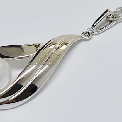 Mikimoto Pearl Necklace Pendant made of silver, 39.5 cm long, weighing 2.9 grams