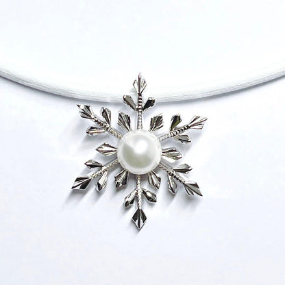 MIKIMOTO pearl necklace choker with crystal accents and 6.2 cm pearl on silver chain 43 cm long