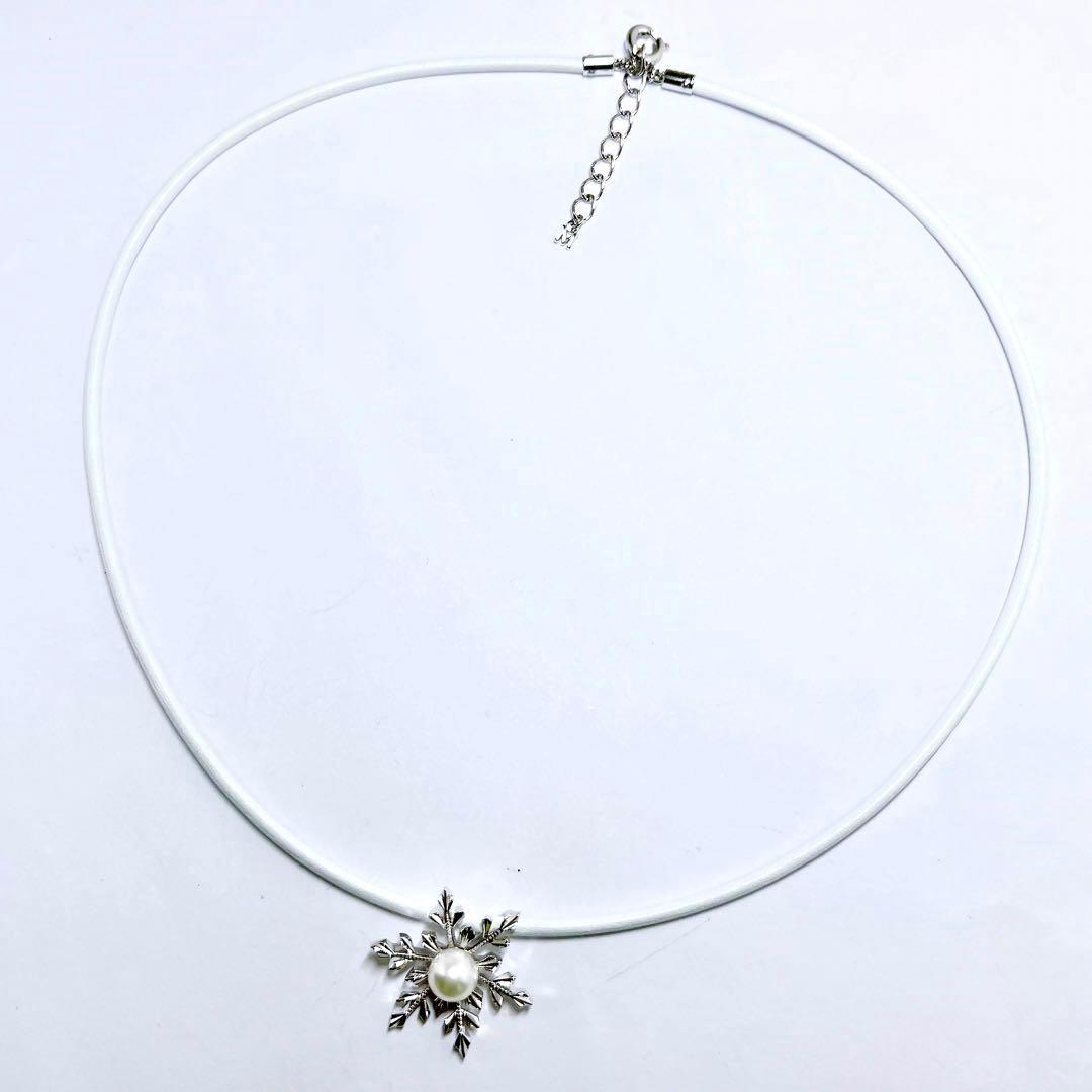 MIKIMOTO pearl necklace choker with crystal accents and 6.2 cm pearl on silver chain 43 cm long