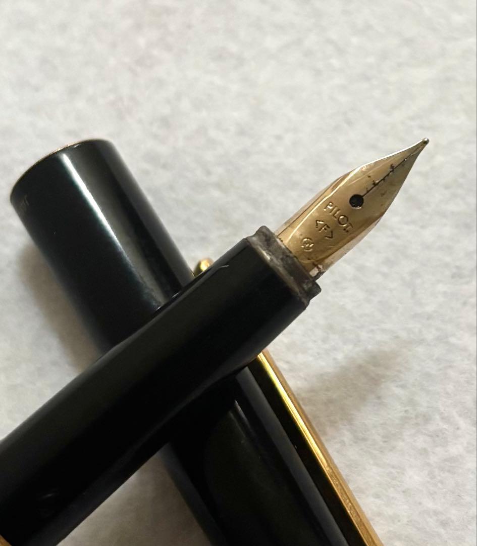 Used Pilot fountain pen with no ink and unknown pen tip material