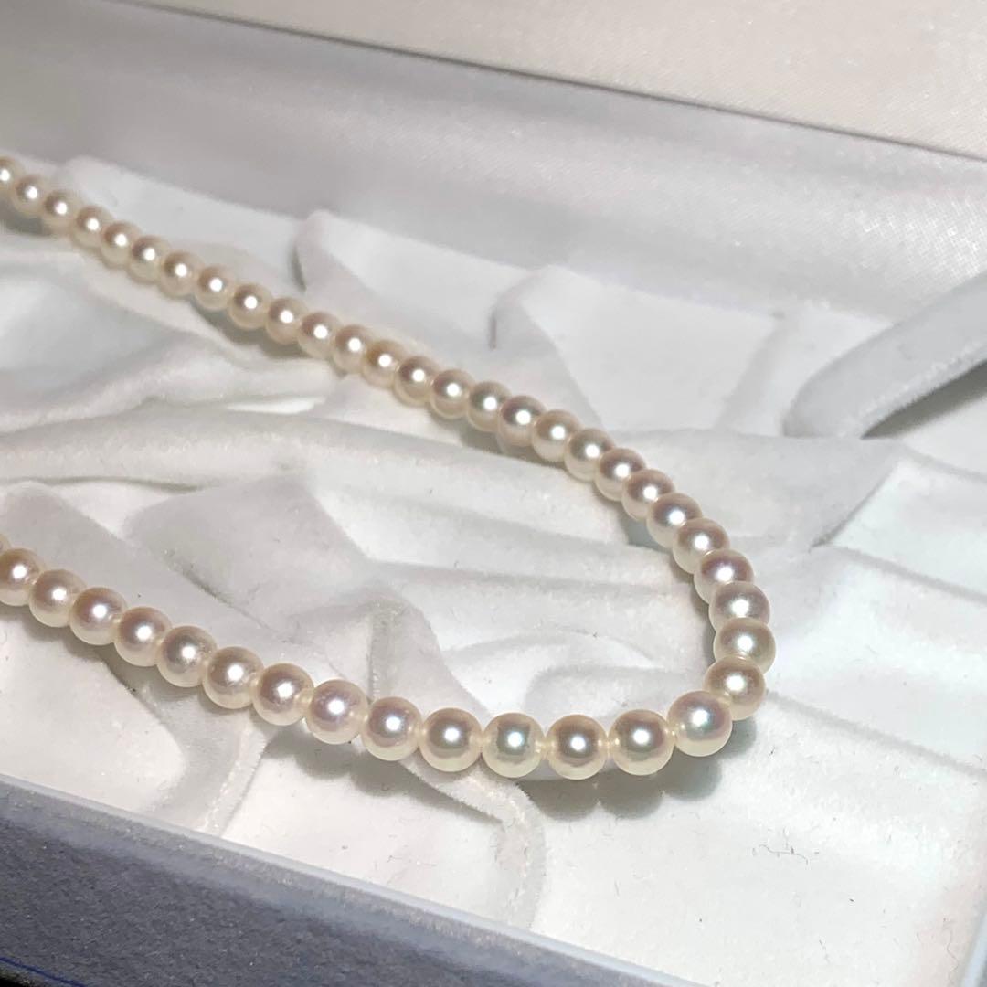 K18 18 karat Mikimoto M Charm Akoya pearl necklace with 4-4.5 mm pearls on 38.5 cm chain