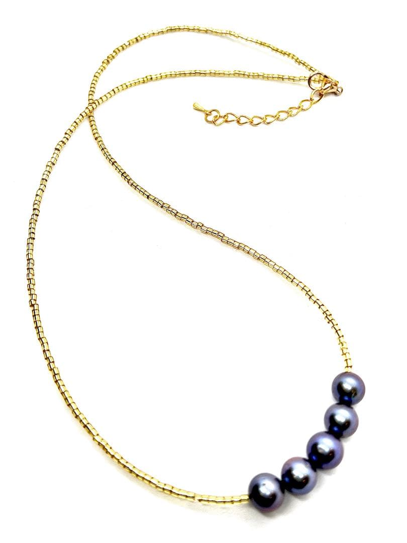 Akoya pearl necklace with blue black pearls measuring 7.8-8.3mm on a 52cm length strand