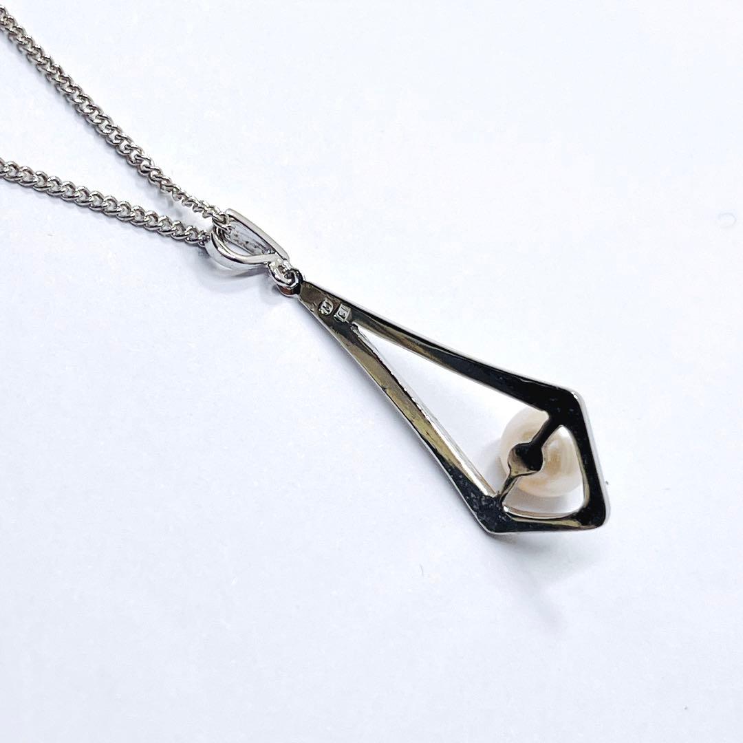 MIKIMOTO silver necklace pendant featuring a 7mm pearl on a 43cm chain weighing 4.6 grams