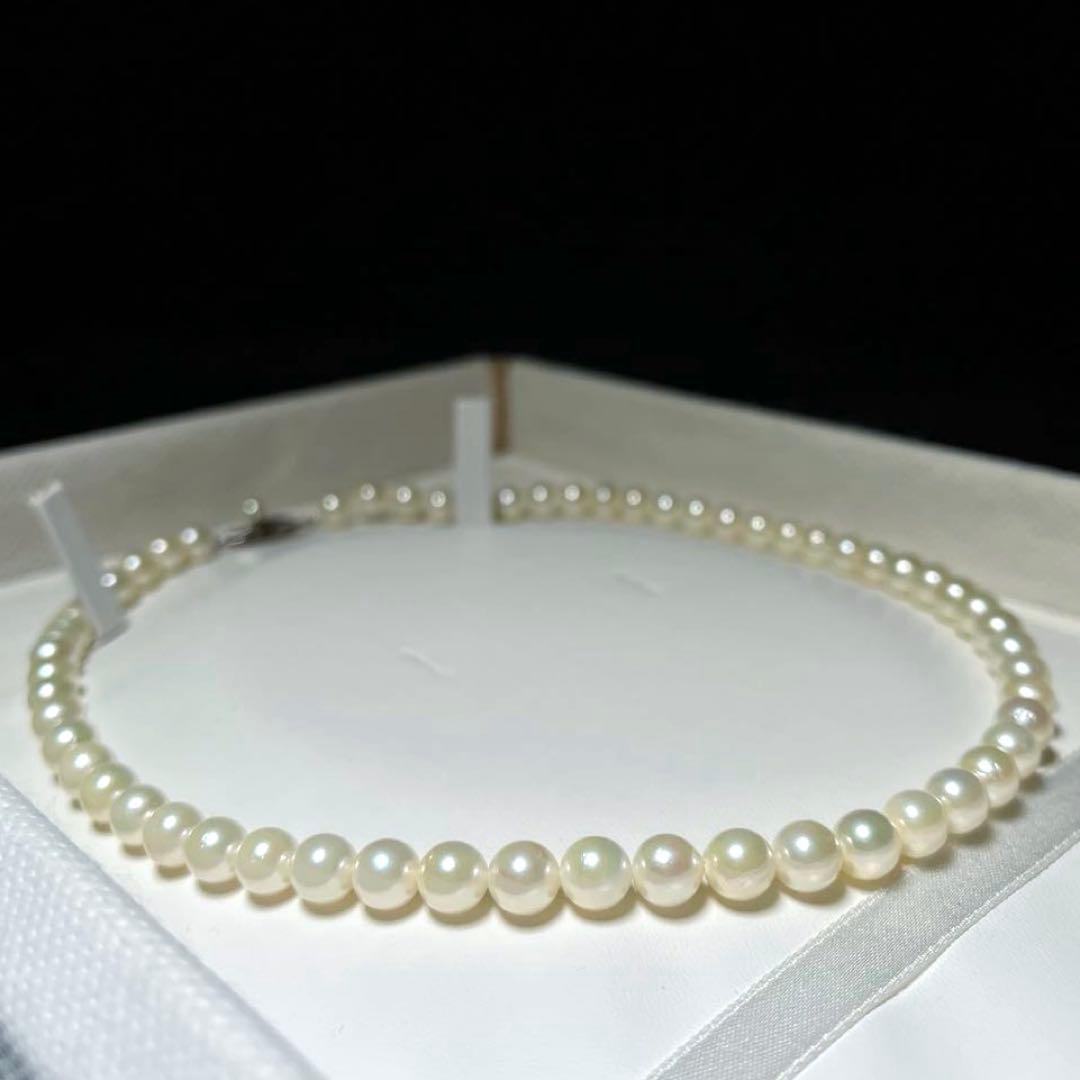 Akoya Pearl Hanadama grade necklace with round white pearls sized 6.6 to 7.0mm on a 41.5cm strand