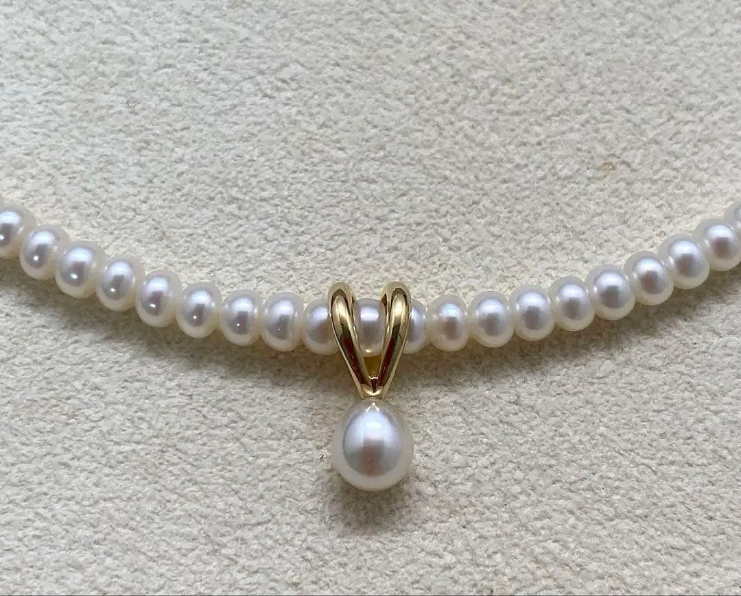 Mikimoto Baby Pearl Necklace featuring 4.5mm pearls in 3-way style with 42cm gold chain