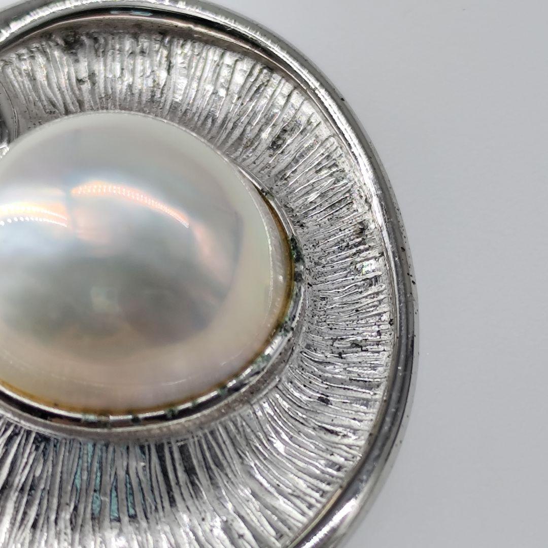 TASAKI Mabe Pearl Pendant with large 17.6mm pearl, rainbow luster, silver 925 chain