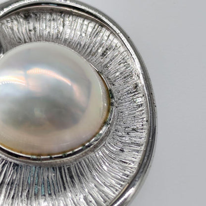 TASAKI Mabe Pearl Pendant with large 17.6mm pearl, rainbow luster, silver 925 chain
