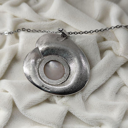 TASAKI Mabe Pearl Pendant with large 17.6mm pearl, rainbow luster, silver 925 chain