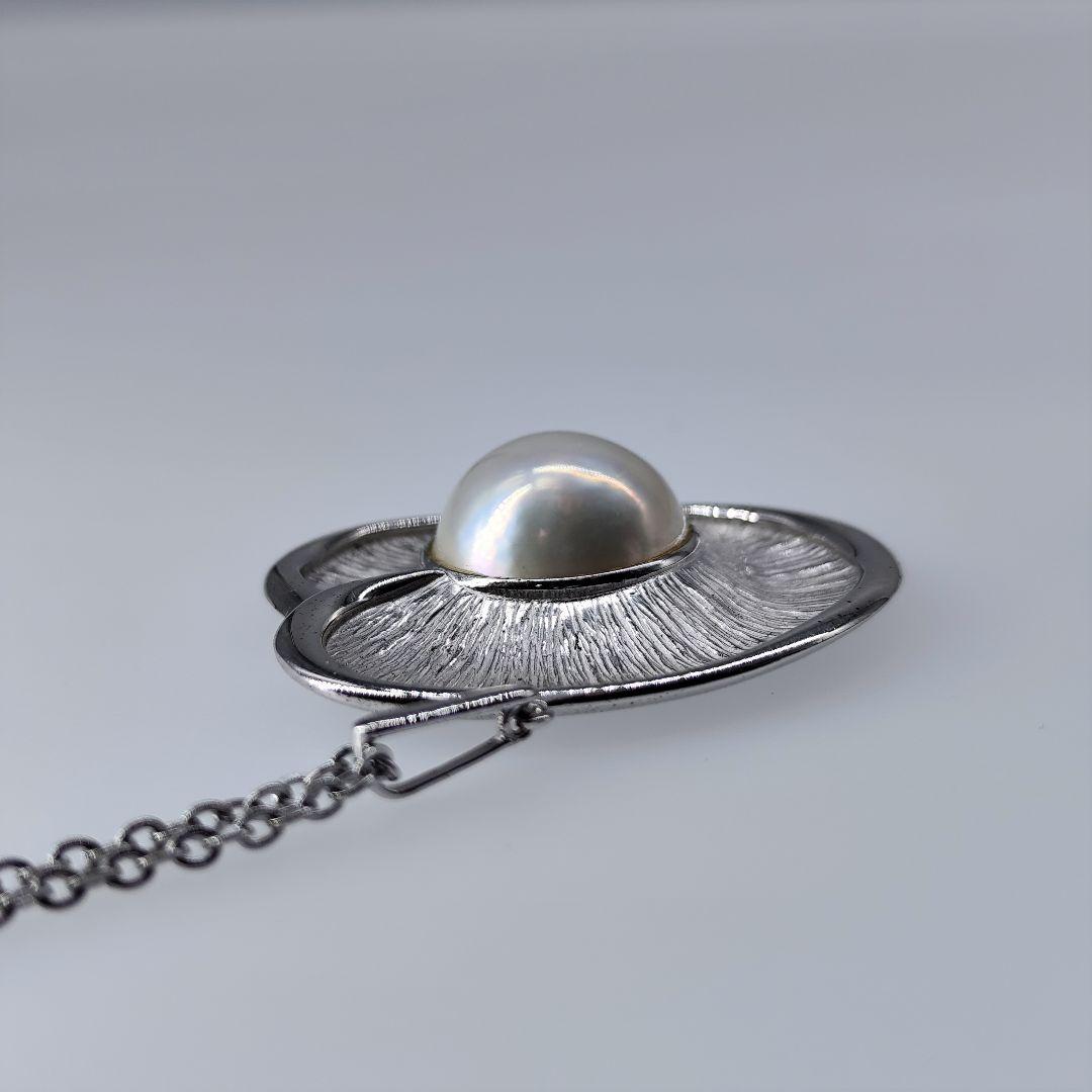 TASAKI Mabe Pearl Pendant with large 17.6mm pearl, rainbow luster, silver 925 chain