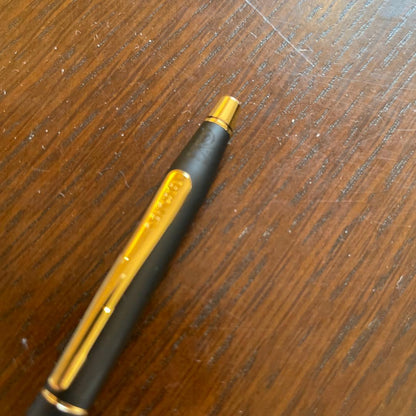 CROSS Twist Ballpoint Pen No.86 with oil-based ink and single black ink color on a white background