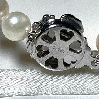Akoya pearl necklace with 6.5-7mm round white pearls and silver clasp, 42.5 cm length