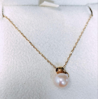 Mikimoto Perlezza necklace with 6mm Akoya pearls and diamonds on 18K yellow gold chain, 40 cm length