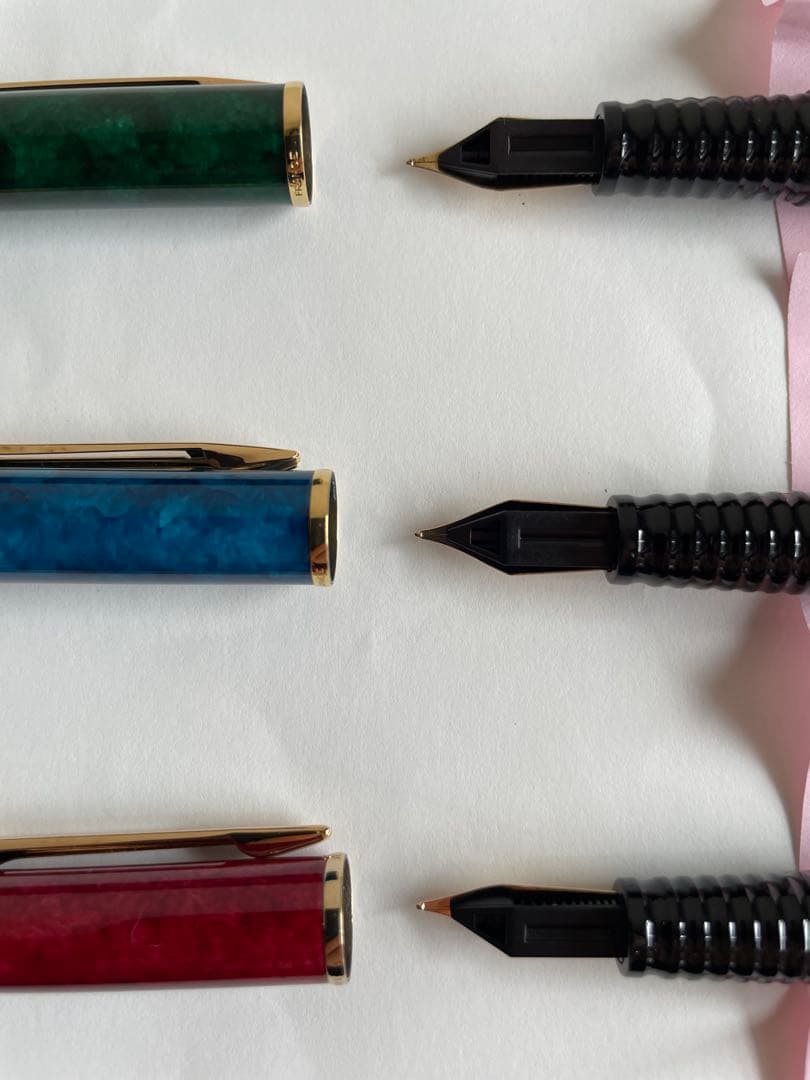 Waterman L'Oreal Paris fountain pen set with green, blue, and red marble finishes length 13 cm