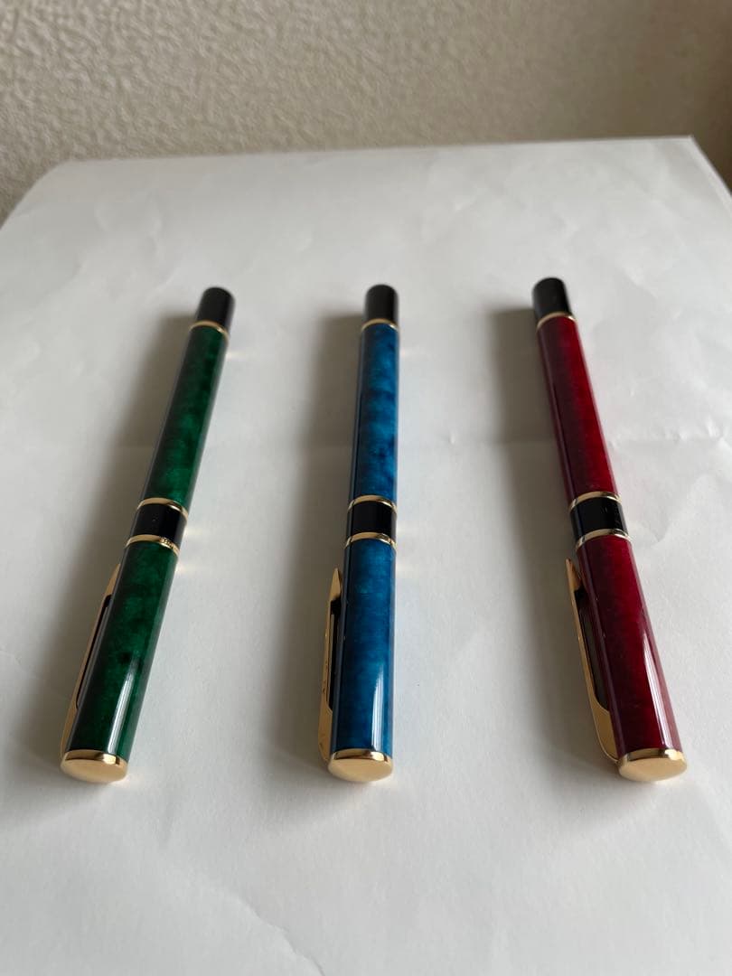 Waterman L'Oreal Paris fountain pen set with green, blue, and red marble finishes length 13 cm