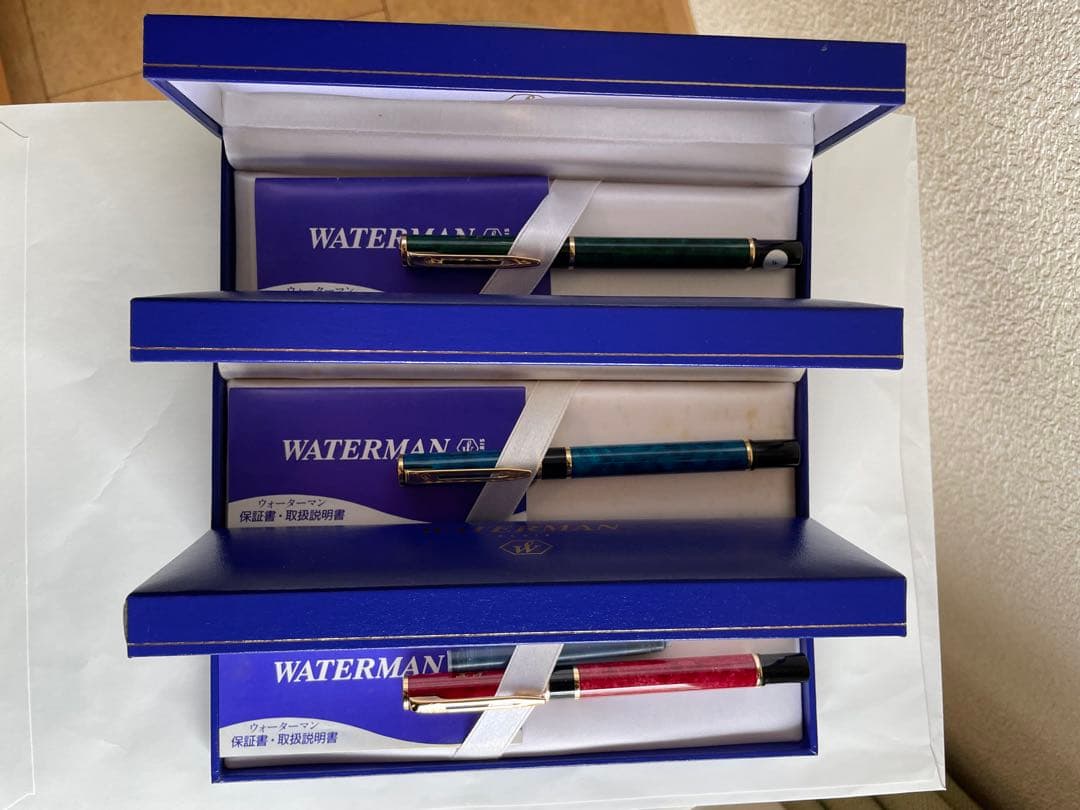 Waterman L'Oreal Paris fountain pen set with green, blue, and red marble finishes length 13 cm