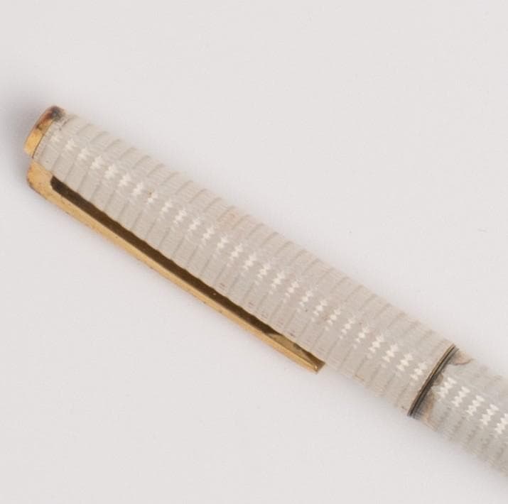 PILOT vintage 14K 585 fountain pen with silver body and gold cap and nib, 13 cm length