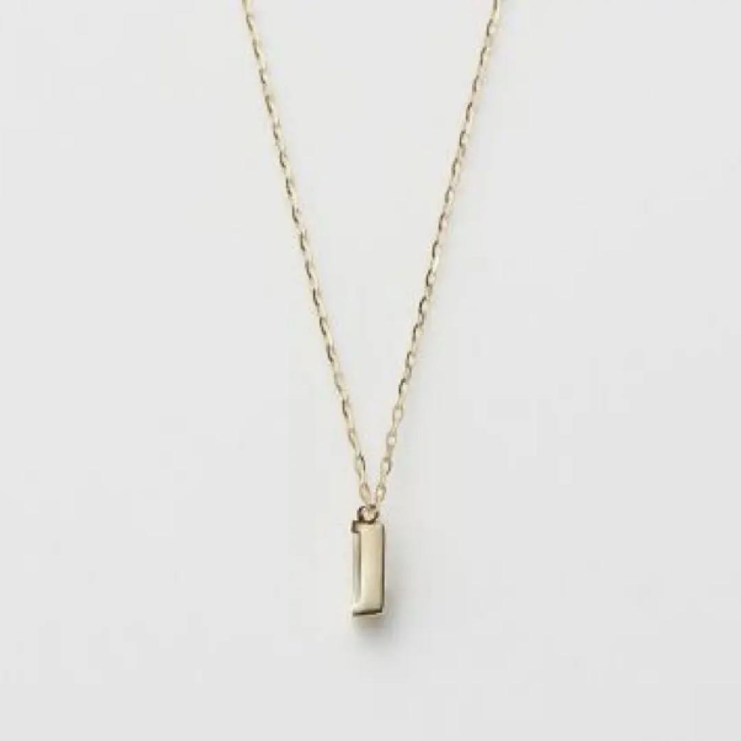 Agete K10 gold necklace with tapered baguette cut diamonds, 39cm length, and delicate pendant