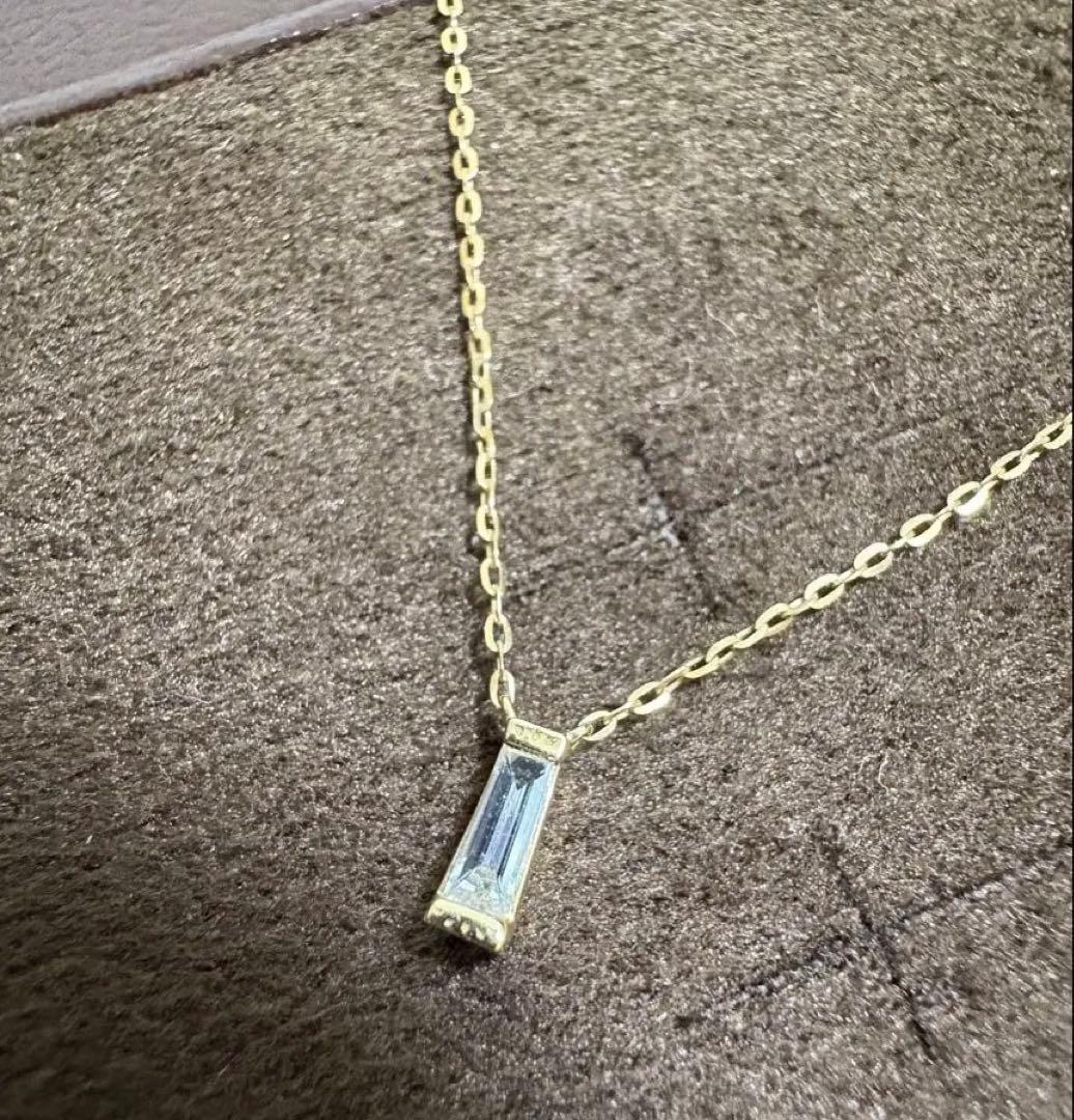 Agete K10 gold necklace with tapered baguette cut diamonds, 39cm length, and delicate pendant