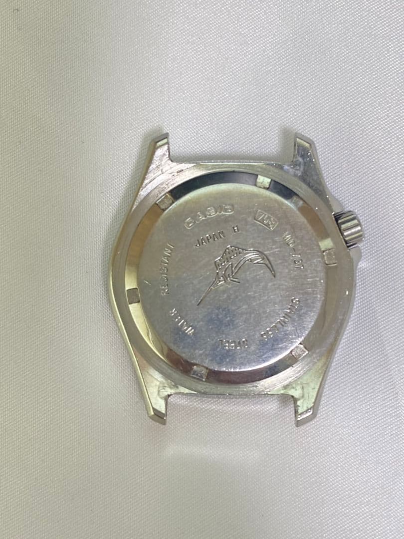 CASIO MD-737 Quartz Men's Watch — Japanese