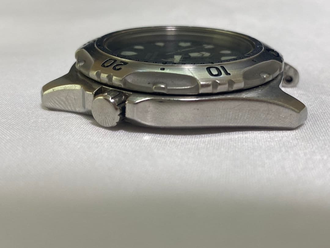 CASIO MD-737 Quartz Men's Watch — Japanese