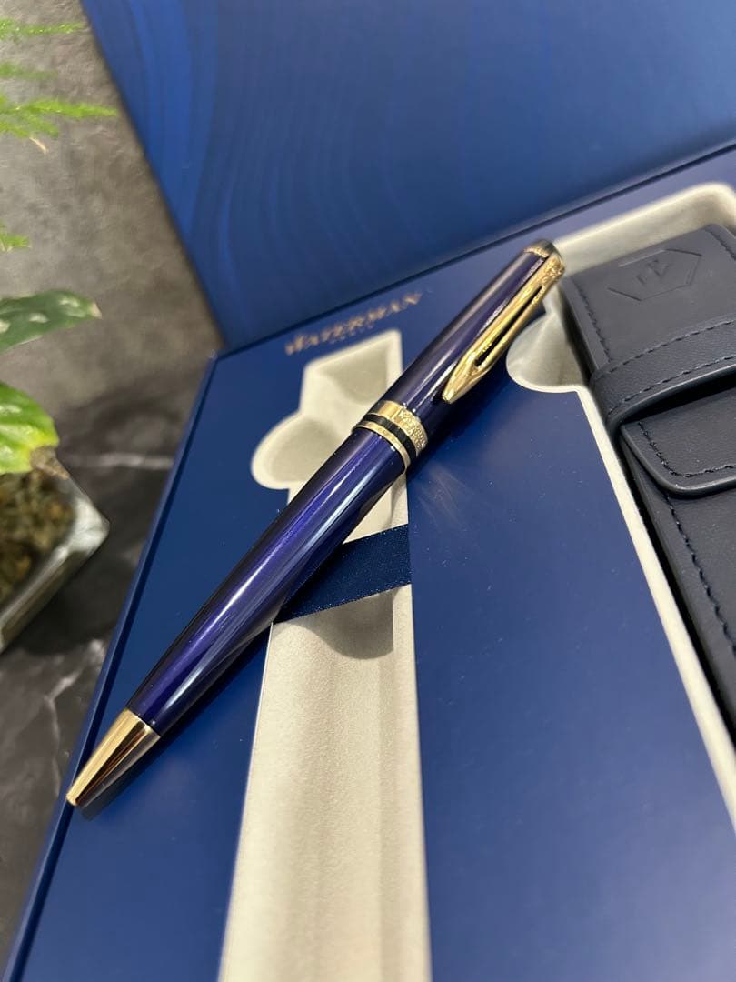 Waterman Expert Essential Blue metal pen with gold accents and included dedicated case