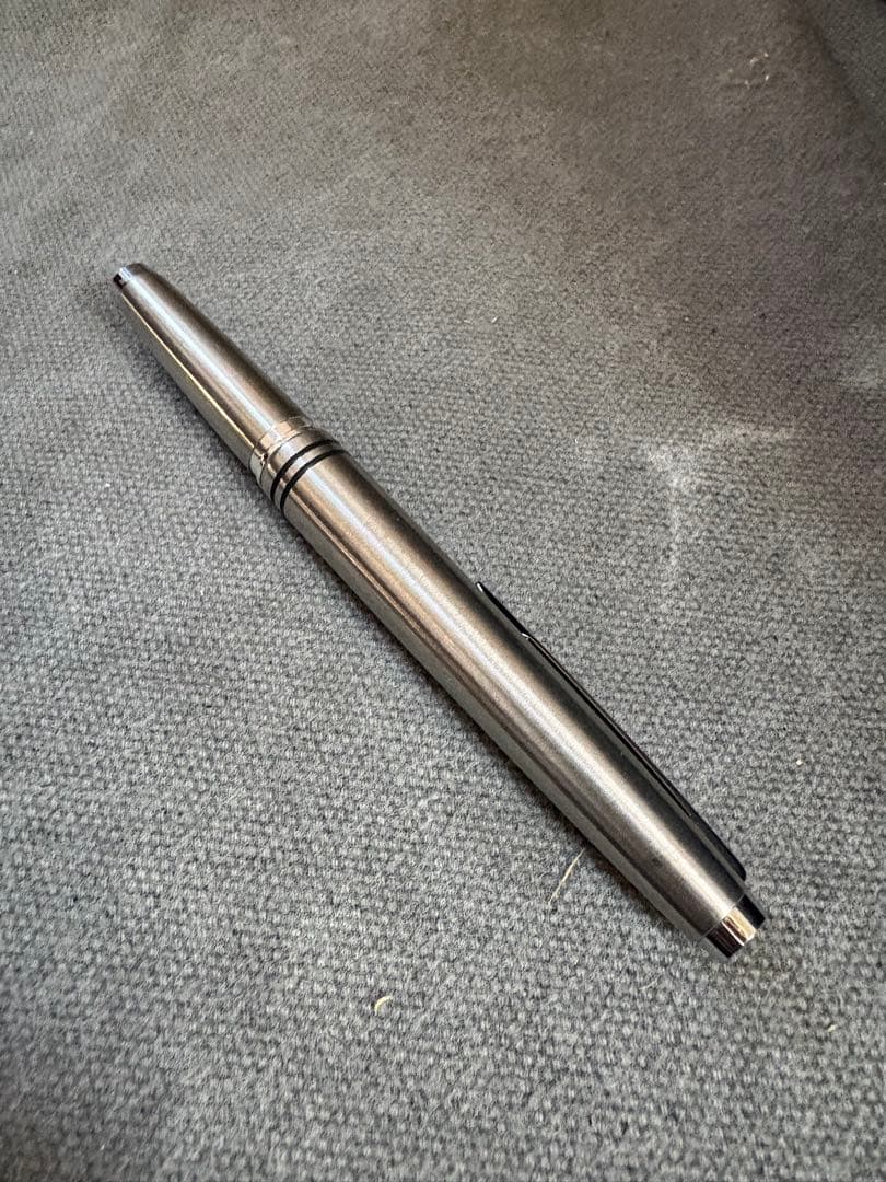 Pilot high-grade silver and black metal fountain pen with fine tip from 1970s Japan