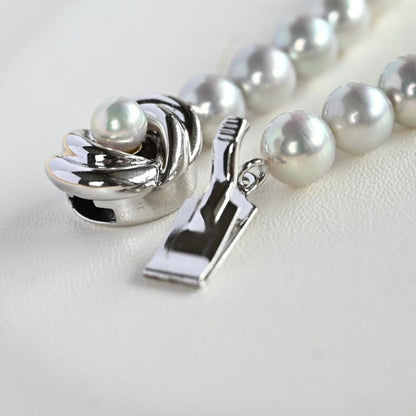 Takatsuki Akoya pearl necklace featuring 6.7mm round pearls on a 42cm silver tone strand with silver clasp