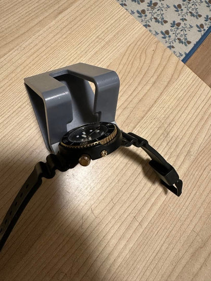 SEIKO V147 Solar Men's Watch — Japanese