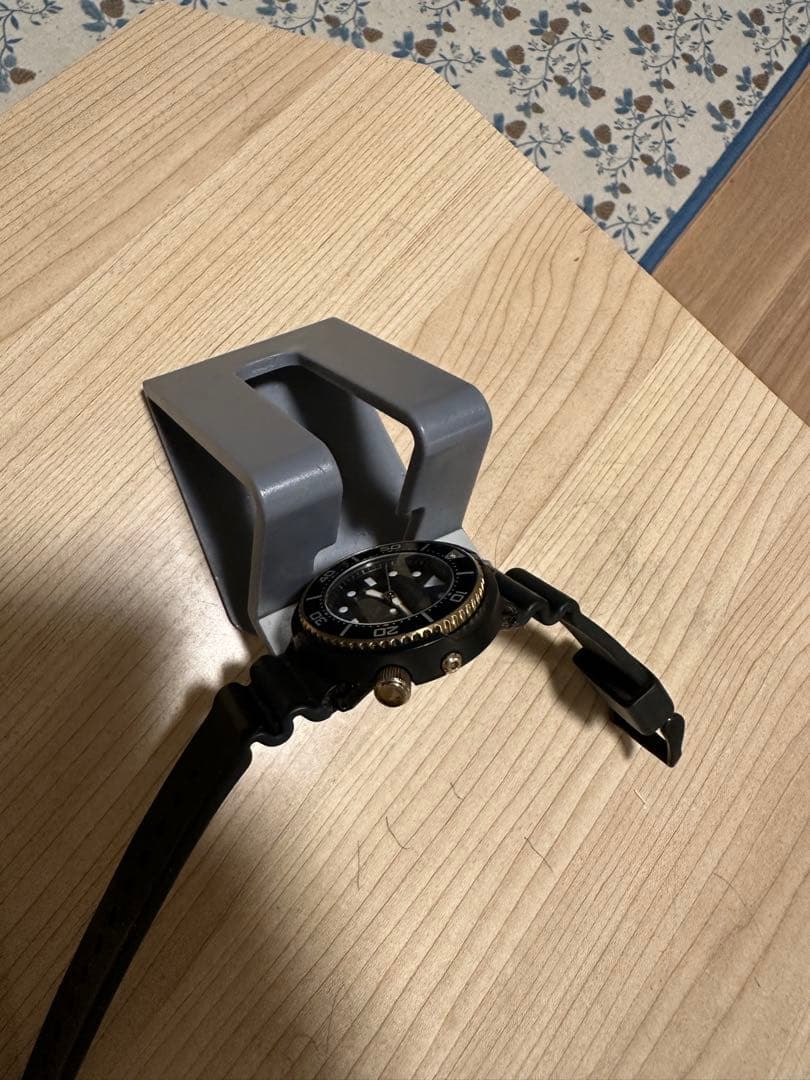 SEIKO V147 Solar Men's Watch — Japanese