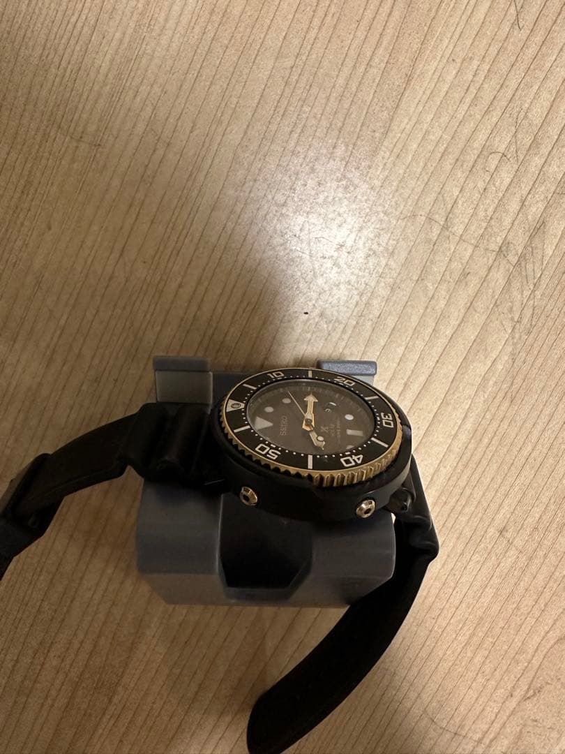 SEIKO V147 Solar Men's Watch — Japanese