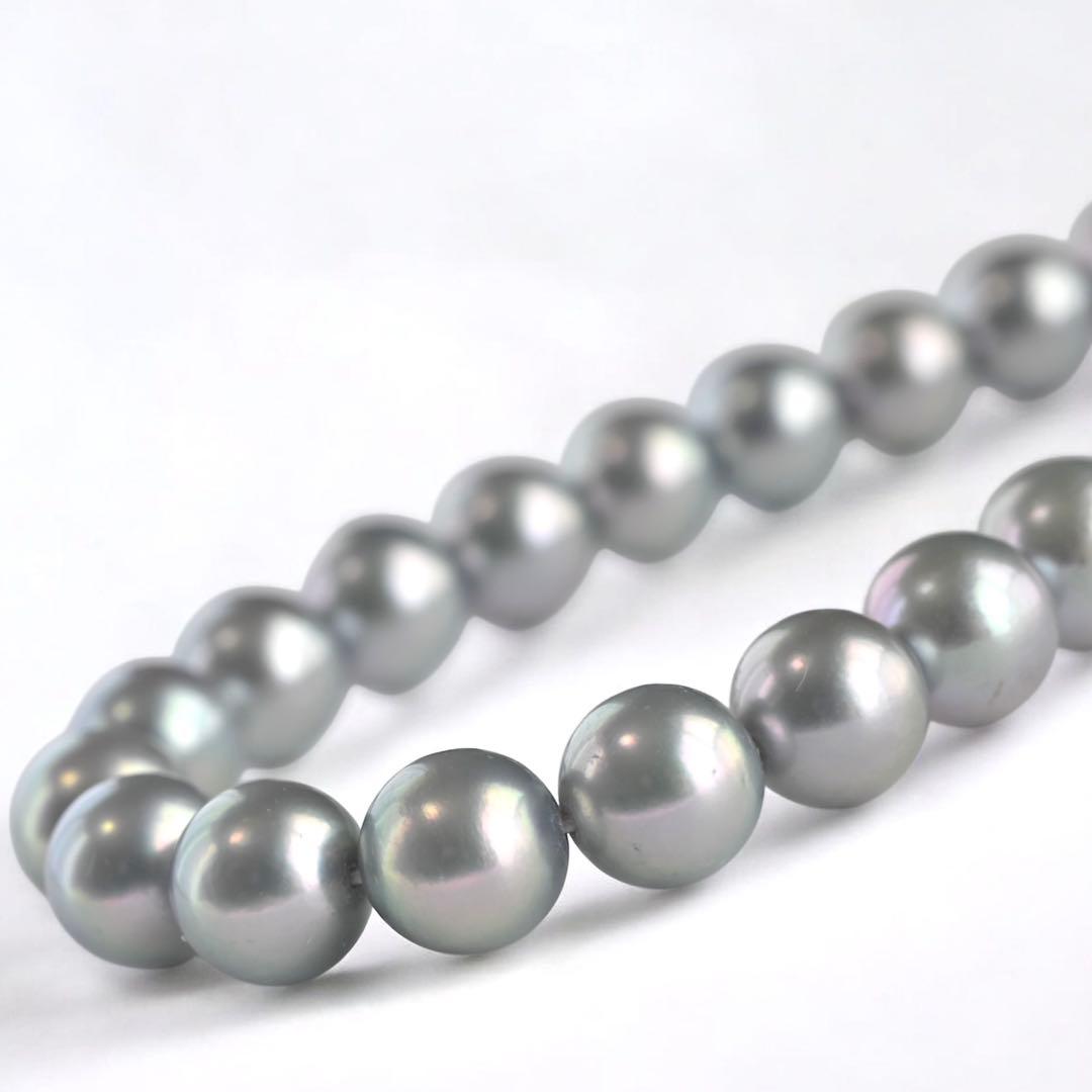 Takatoshi Akoya pearl necklace measuring 41.5 cm with lustrous white pearls and elegant design
