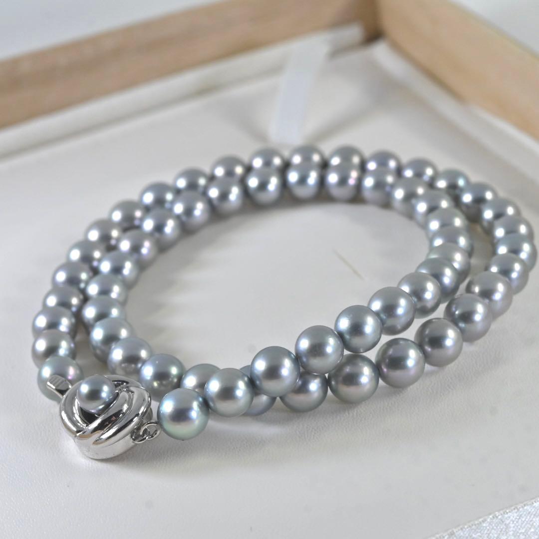 Takatoshi Akoya pearl necklace measuring 41.5 cm with lustrous white pearls and elegant design