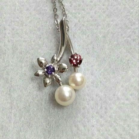 Tasaki pearl necklace with flower motif design made of Silver 925 featuring lustrous pearls