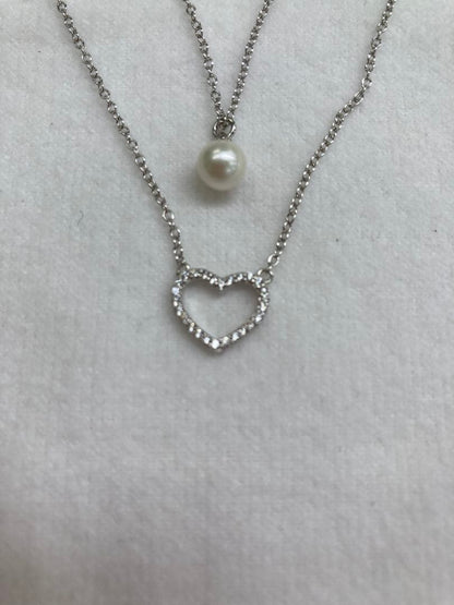 Akoya pearl pendant with 6mm round white-yellow pearl set in Silver 925 metal