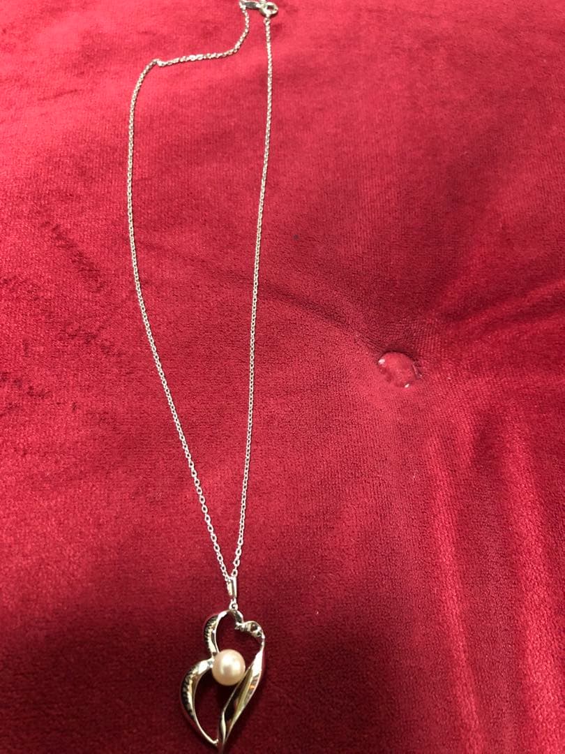 Mikimoto Pearl Necklace featuring a silver 925 link chain with a single pearl pendant