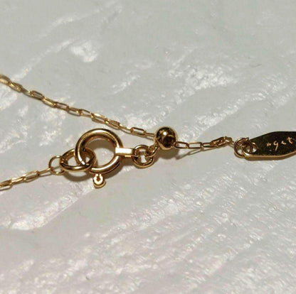 Agete necklace with 0.15ct diamond set in K18 gold chain on white background