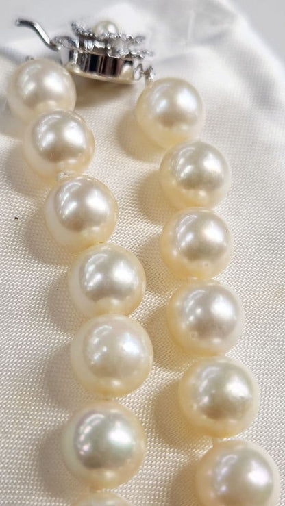 Akoya genuine pearl necklace with 9.5mm natural to cream beads on a 42cm silver chain